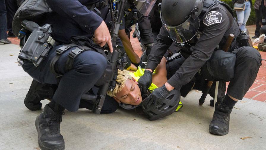 Arrestan a manifestantes propalestinos en Universidad de California