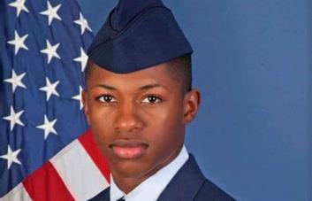 Policía que mató a militar afroamericano en Florida es acusado de homicidio involuntario