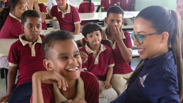 El INEFI acude a la Escuela Especial de Bonao