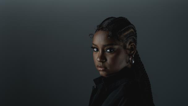 Mátense por la corona, rapera dominicana J Noa lanza su álbum debut