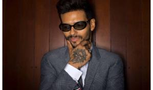 Draco Rosa reinterpreta grandes clásicos del rock en su nuevo álbum Reflejos de lo Eterno