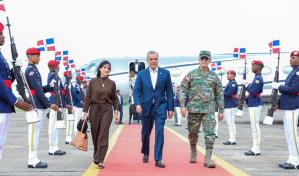 Presidente Abinader llega al país tras su viaje oficial a Europa