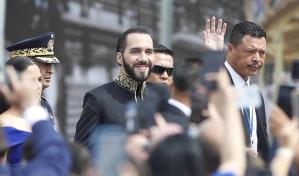 El presidente Bukele pide a salvadoreños jurar lealtad a sus decisiones sin quejas