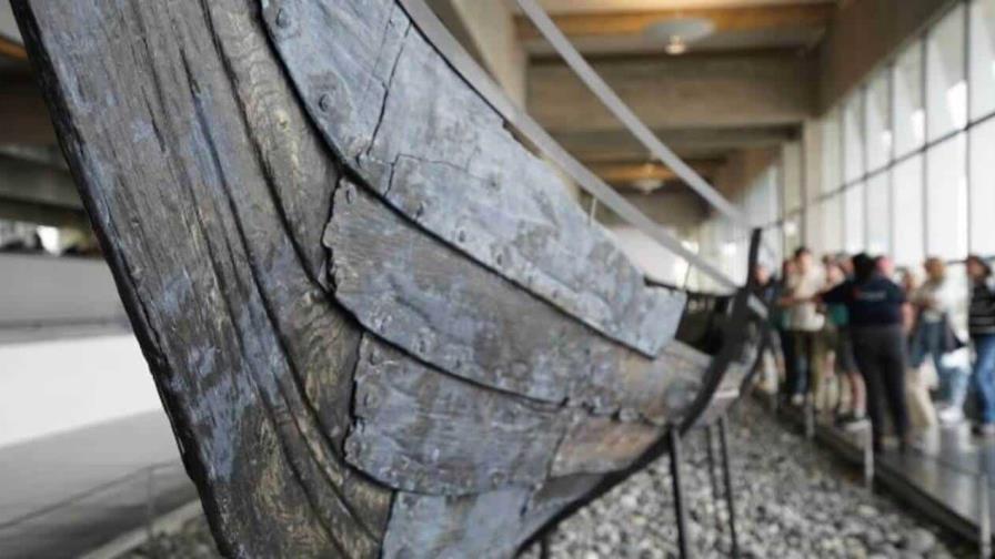 Herreros daneses reconstruyen un barco vikingo para descifrar sus secretos