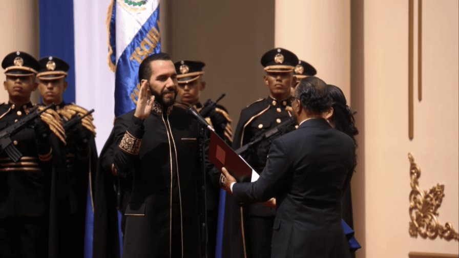 Nayib Bukele es investido para un segundo mandato consecutivo en El Salvador