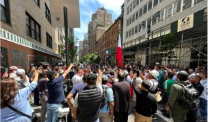 Miles de mexicanos en EE.UU. intentan votar entre problemas técnicos y filas interminables