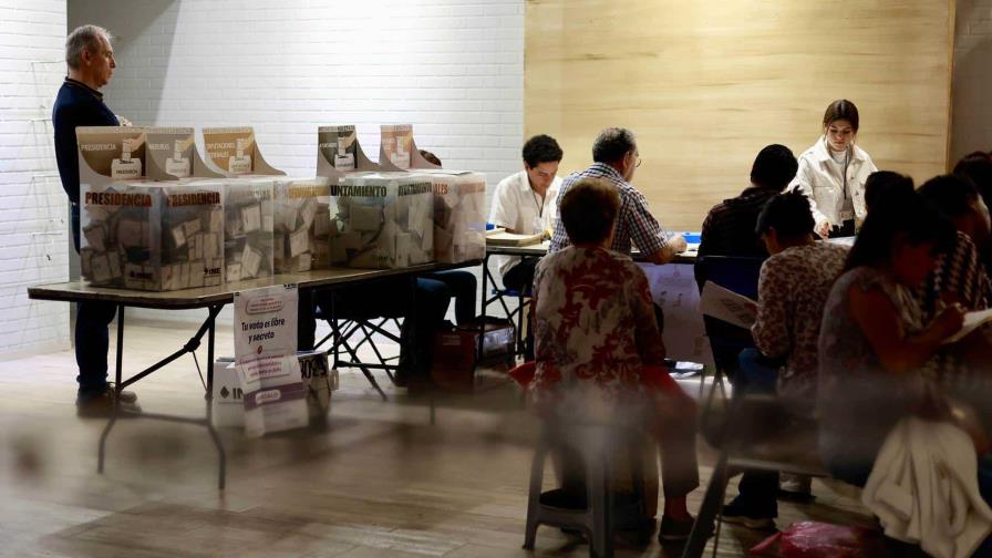 Miles de mexicanos se quedaron sin votar en EE.UU. ante un ente electoral desbordado