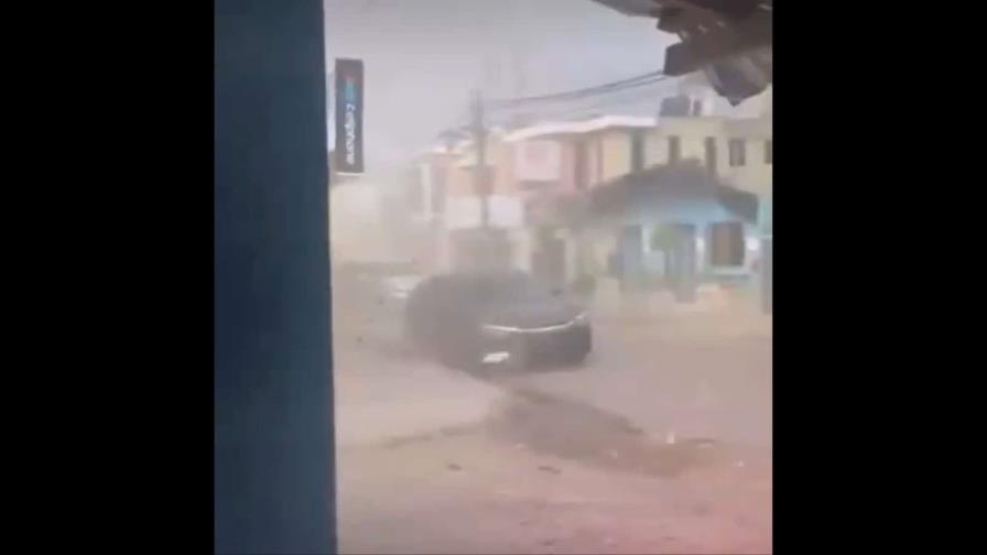 Un tornado afecta a Boca Chica y pone varios objetos a volar