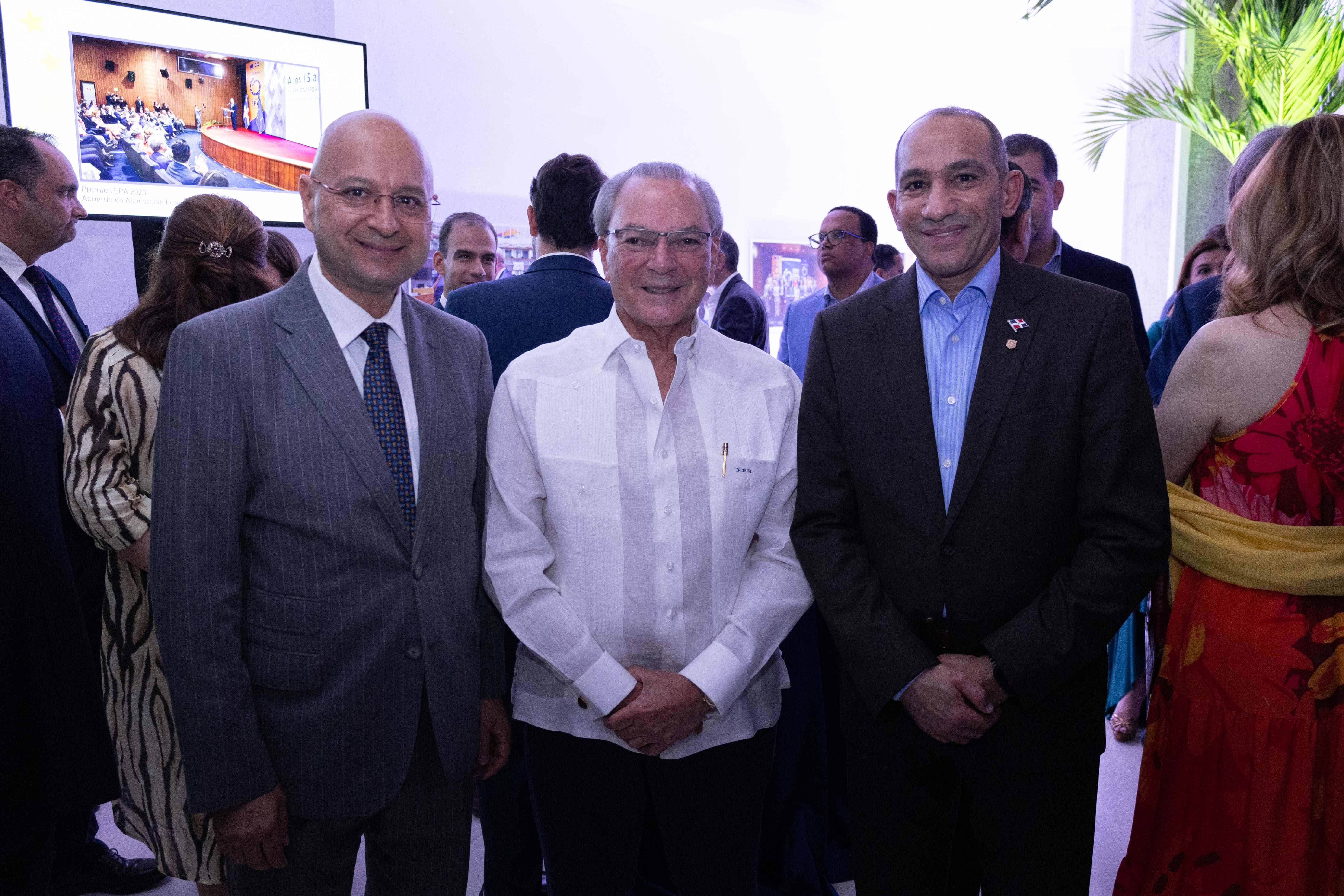 Santiago Martínez, Frank Rainieri y José Manuel Cabrera.