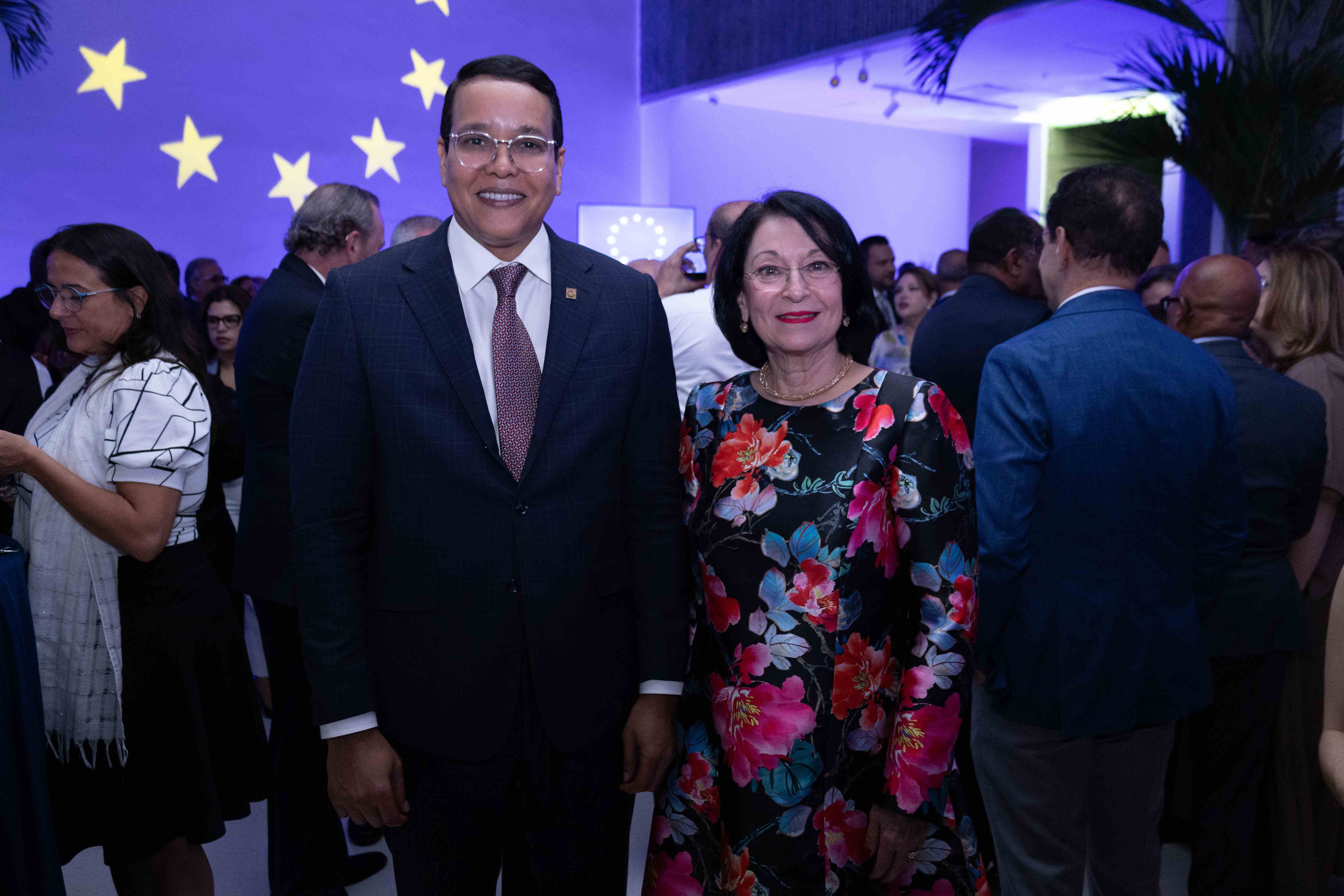 Elías Dinzey y Rosa Rita Álvarez.