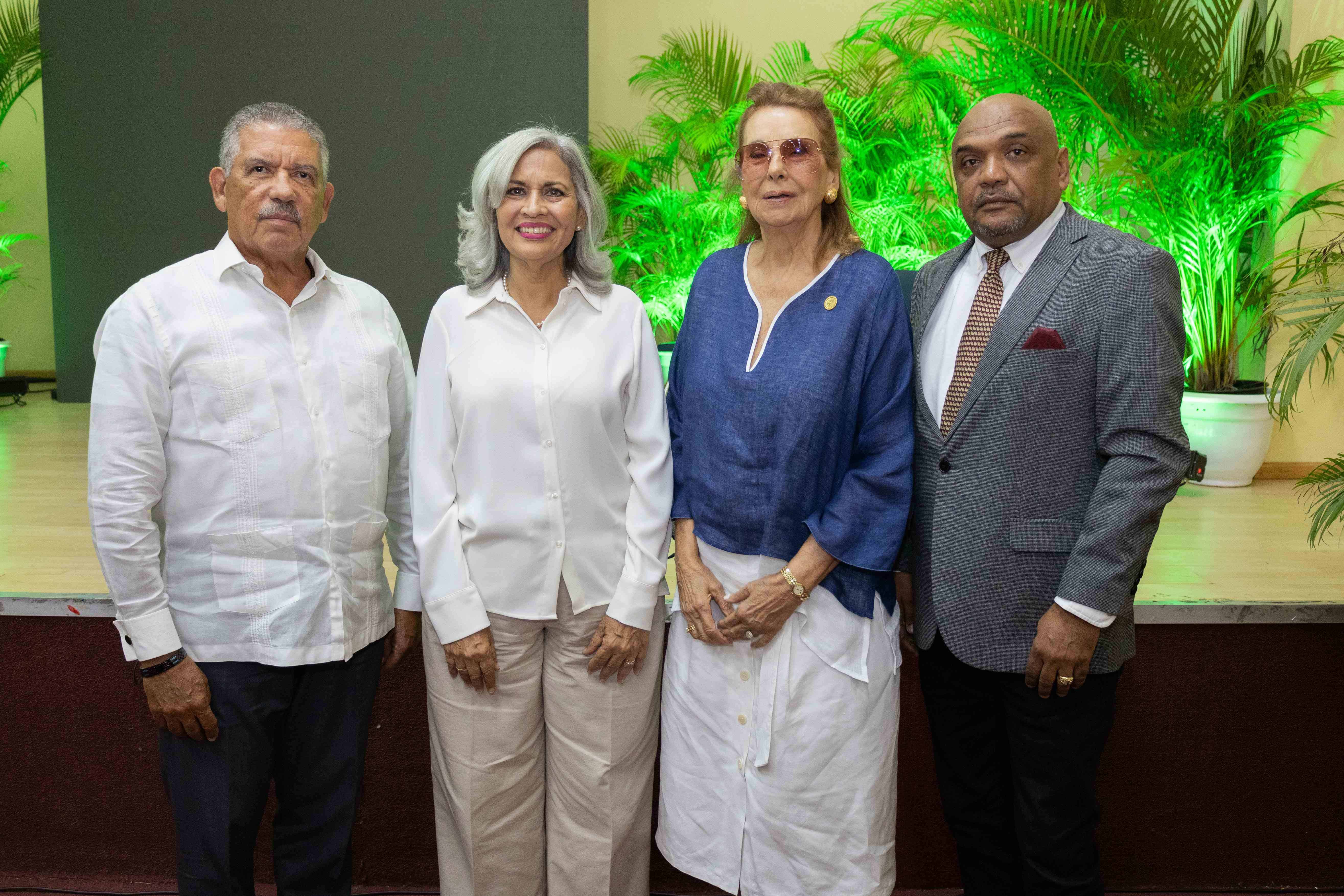 Julio Valeiron, Rosa Elizabeth Vidal, Mariela Vicini y Eddy Bruno.