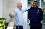 El Real Madrid anuncia que el fichaje de Mbappé es por cinco temporadas El Real Madrid anuncia que el fichaje de Mbappé es por cinco temporadas