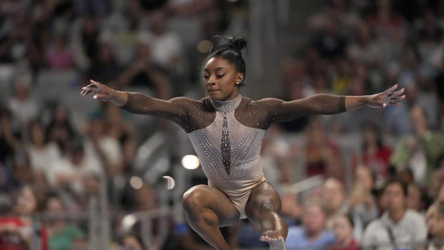 Simone Biles atrapa su 9no título nacional y da aliento a la campeona olímpica Sunisa Lee