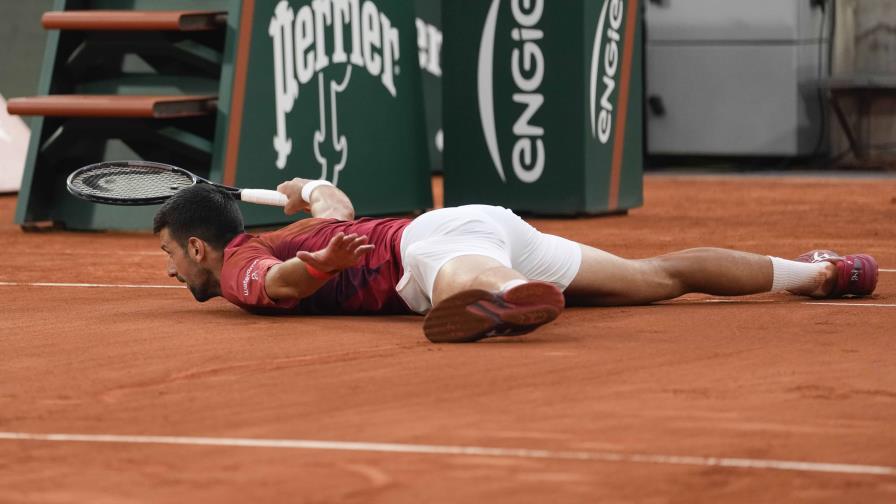 Djokovic doma a Cerúndolo en Roland Garros y fija récord con 370 victorias de Grand Slam