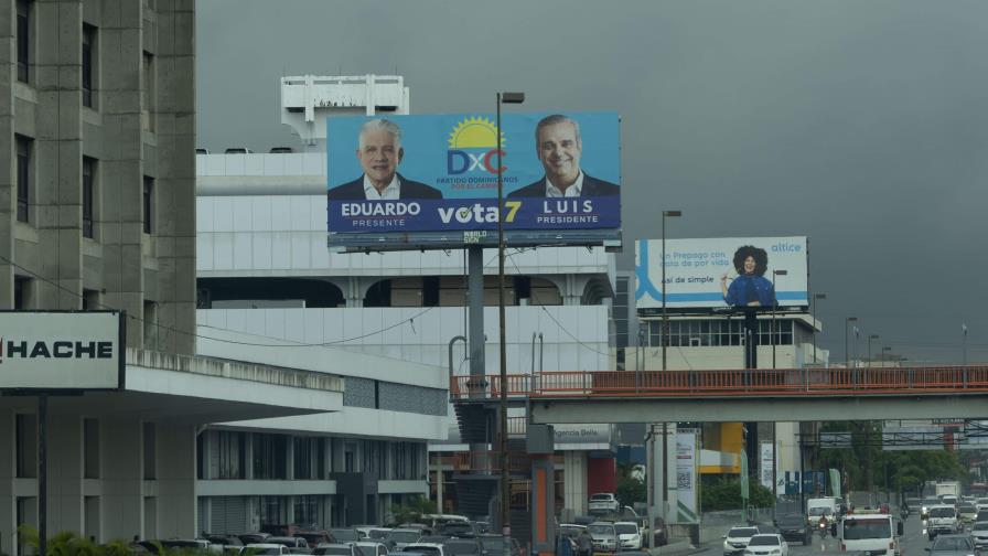 El Gran Santo Domingo y Santiago siguen abarrotados de propaganda política