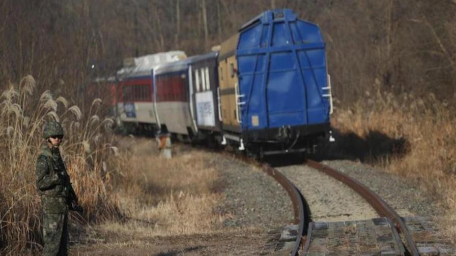 Corea del Norte comienza a demoler vías de un tren que conectaba con el Sur, según Seúl Corea del Norte comienza a demoler vías de un tren que conectaba con el Sur, según Seúl