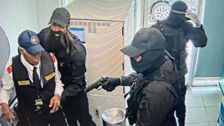 Dos hermanos participaron en el asalto al Banco Popular, según la Policía Nacional