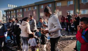 Denuncian que Gobierno de Denver remueve a migrantes desamparados de la ciudad