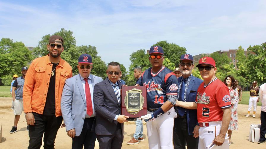 High Class inaugura  torneo sóftbol 2024 dedicado a Juan Cedeño