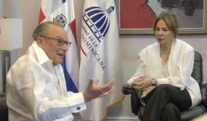 Ministra de Cultura se reúne con el empresario Frank Rainieri