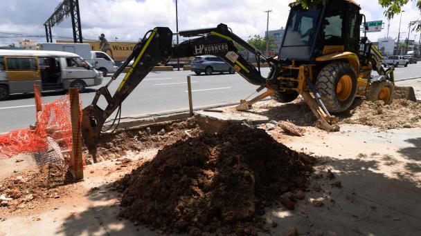 Alcaldía construye colectores de agua en la avenida Kennedy