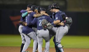 Kirby poncha a nueve en 5 entradas y Marineros vencen 4-2 a Atléticos
