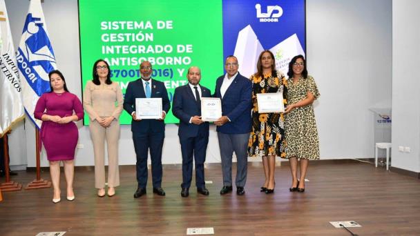 DGII recibe certificaciones internacionales en Antisoborno y Cumplimiento