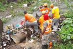 Defensa Civil realiza jornada de limpieza en los ríos para evitar inundaciones en Hato Mayor