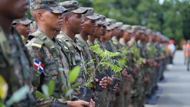 Ejército realiza jornada de reforestación por el Día Mundial del Medio Ambiente
