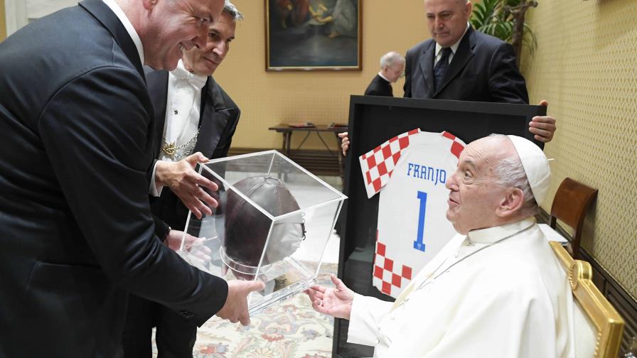El papa recibe a la selección croata a 10 días de debutar frente a España en la Eurocopa