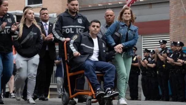 Hombre acusado de disparar a dos policías, llegó ilegalmente a Estados Unidos