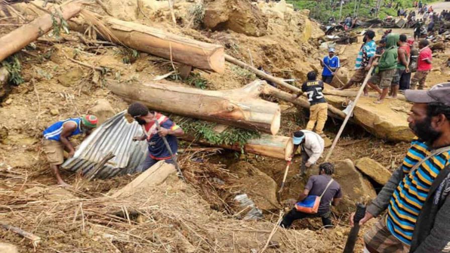 Papúa suspende la búsqueda de cuerpos tras la avalancha que arrasó con un remoto poblado