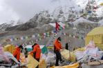 Nepal recoge 11 toneladas de basura y 4 cadáveres durante campaña para limpiar sus cumbres