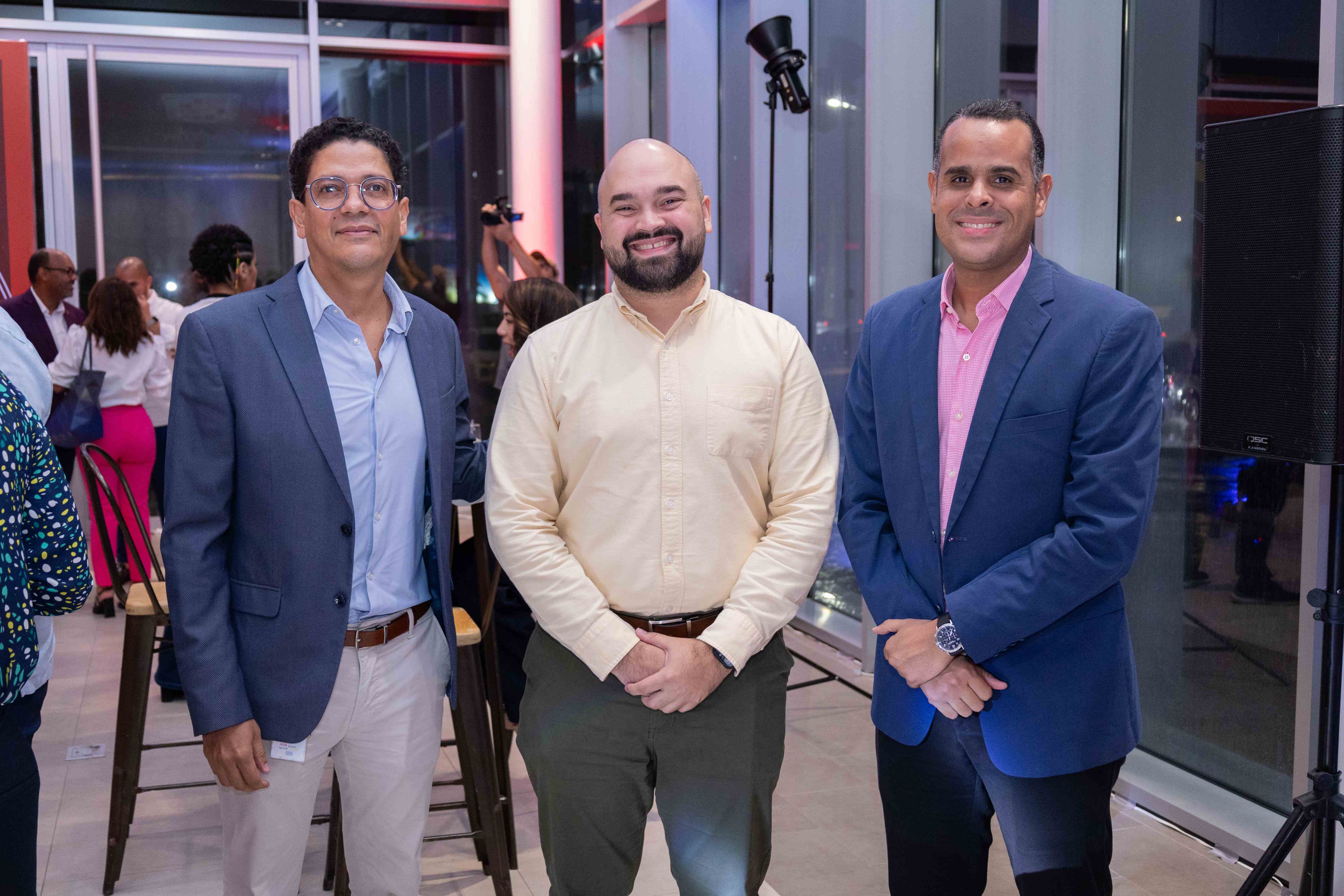 Vladimir de León, Wilson Almánzar y Ramón Vargas.
