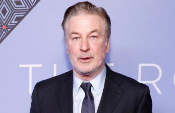 Alec Baldwin enfrenta una nueva demanda por la muerte de Halyna Hutchins en el rodaje de Rust