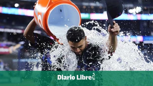 Dominicano Yimi García gana en rol de relevo, Azulejos vencen 3-2