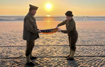 El sol sale sobre las playas de Normandía en el 80vo aniversario del Día D