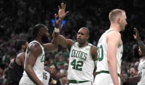 Video | Los Celtics pican delante en la final de la NBA ante los Mavericks, en retorno de Porzingis