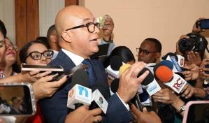 Vocero del Gobierno defiende asesores: "Están en servicio continuo... tienen un trabajo fijo"