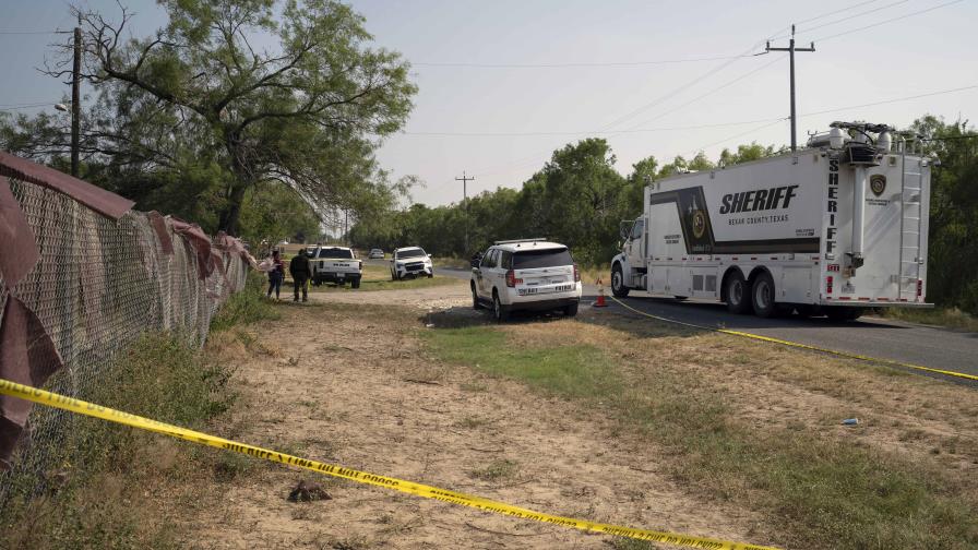 Autoridades hallan a 26 migrantes hacinados en una casa de Texas; 11 tuvieron que ser hospitalizados Autoridades hallan a 26 migrantes hacinados en una casa de Texas; 11 tuvieron que ser hospitalizados