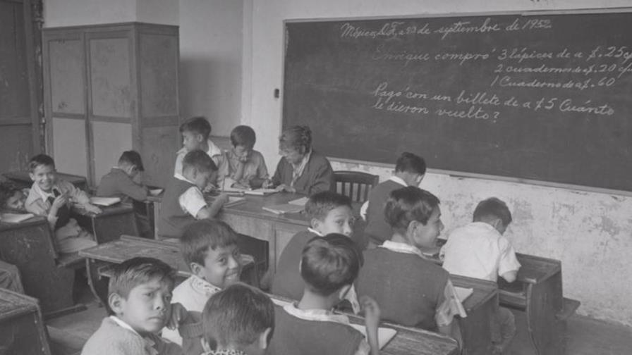 Una breve ojeada a nuestra escuela antigua Una breve ojeada a nuestra escuela antigua