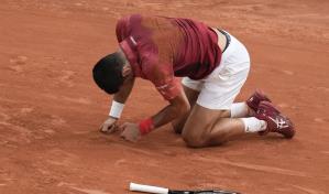 La operaci&oacute;n sali&oacute; bien, anuncia Djokovic, intervenido en una rodilla