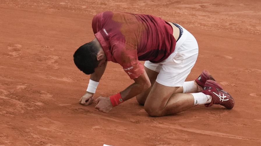 La operación salió bien, anuncia Djokovic, intervenido en una rodilla