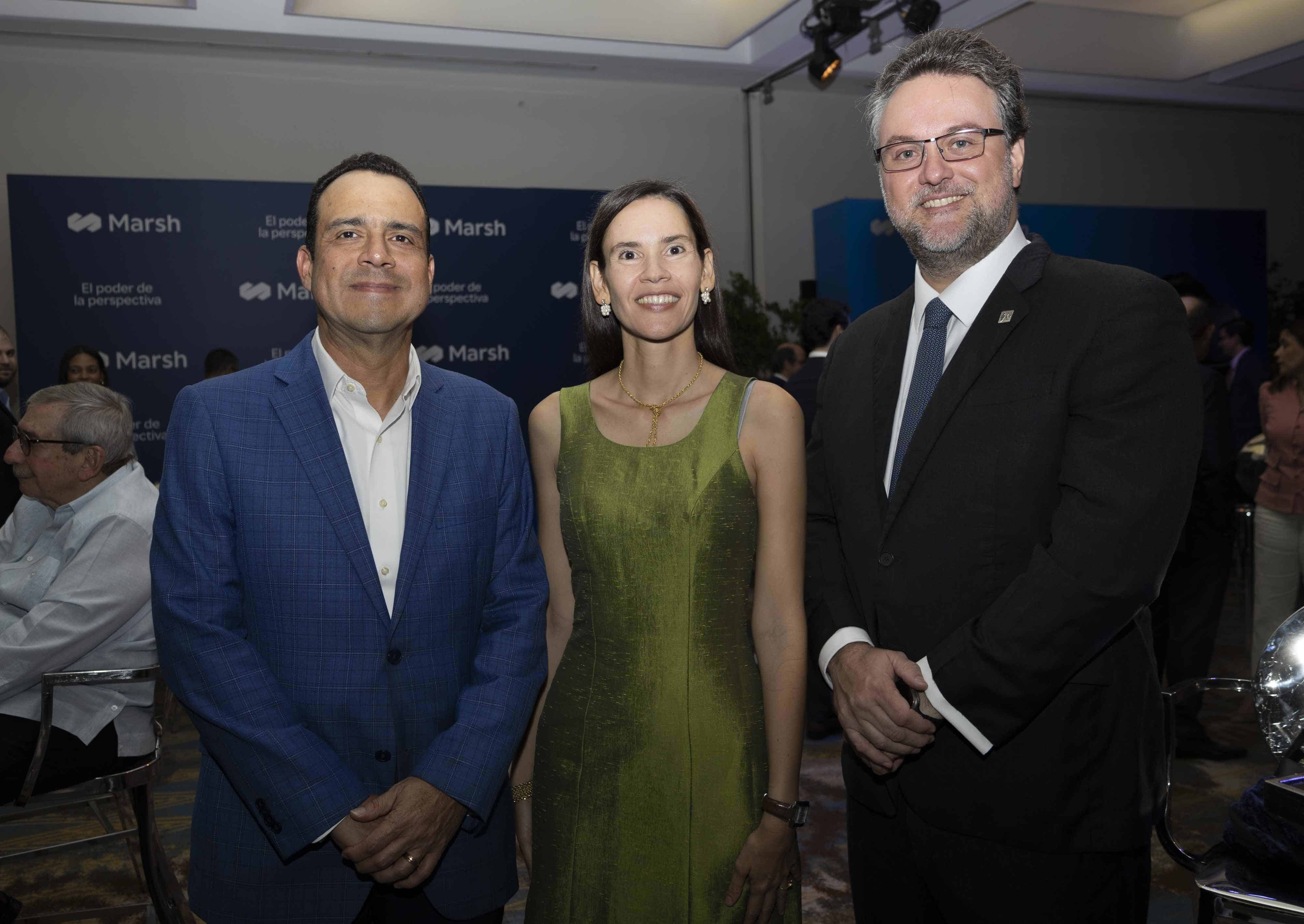 César Reynoso, Carolina Palma y Rodrigo Varillas.