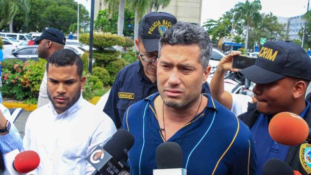 Empresa dice Jorge Luis Estrella, implicado en asalto al Banco Popular, no era entrenador de armas