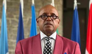 Escultor dominicano Juan Trinidad expone en la UNESCO en la Semana de América Latina y el Caribe