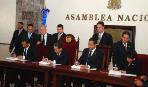 La Constitución y sus 39 modificaciones, con la reelección y concentración de poder como meta