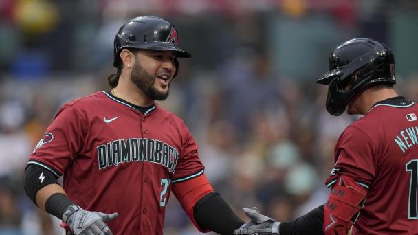 Suárez y Moreno pegan jonrones al hilo y Diamondbacks superan a Padres 4-3