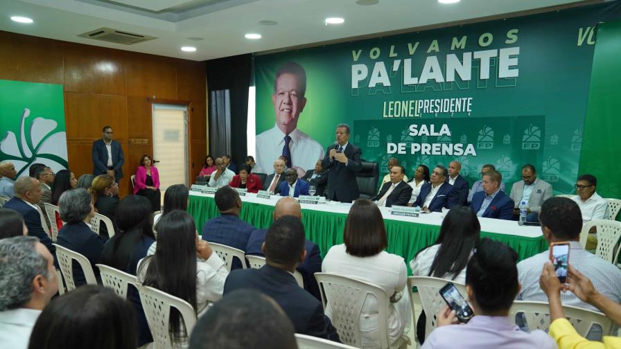 Leonel se reúne con los candidatos a senadores y diputados de su partido