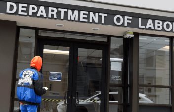 La tasa de desempleo en EE.UU. sube al 4 %, con 272.000 puestos creados